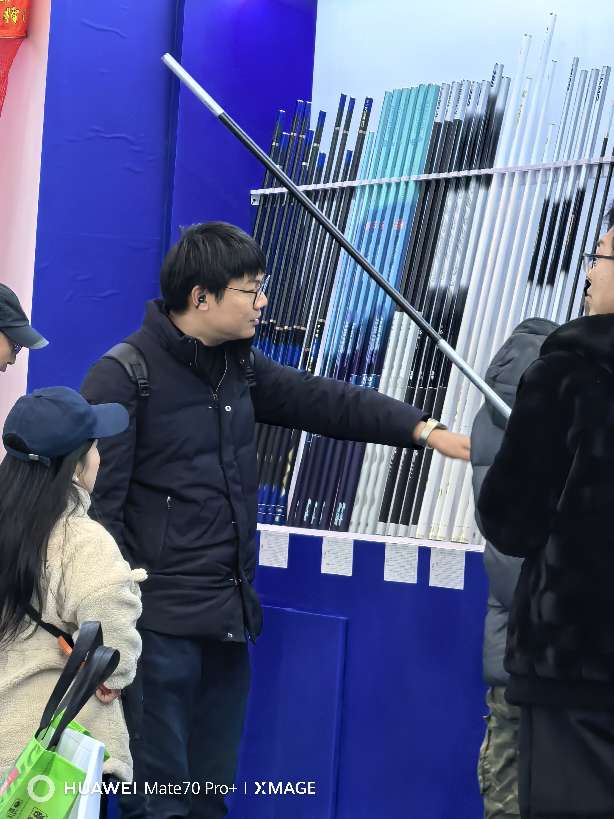 有认识这位的吗?